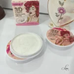 هایلایتر روی میز به همراه جعبه