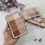 کد 01 در نور اتاق