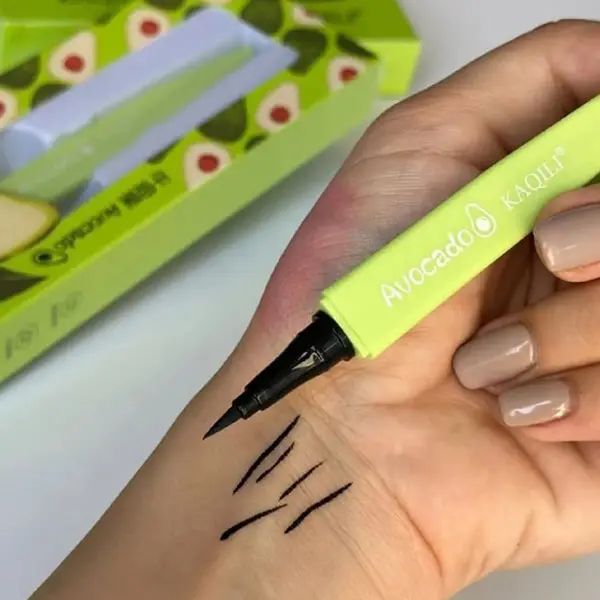 تست خط چشم ماژیکی روی دست