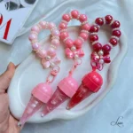 شاین لب یستنی با دستبند مرواریدی
