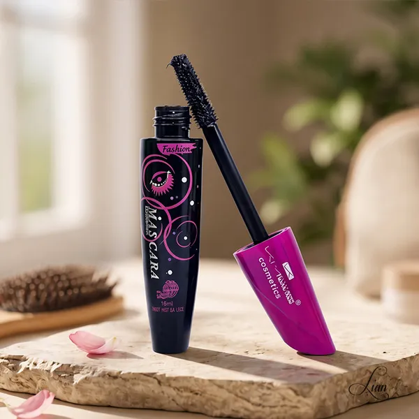 kms-mascara3 ریمل حجم دهنده و حالت دهنده کمس در بنفش